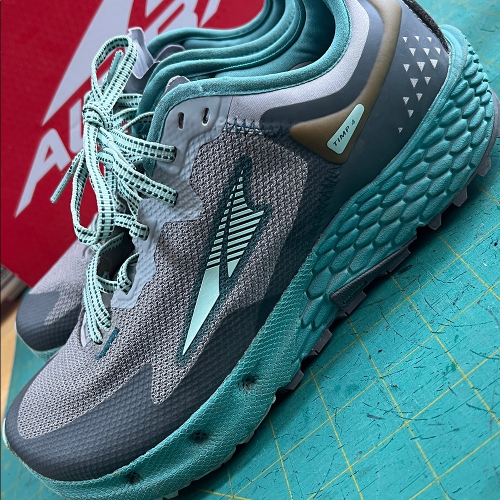 ALTRA Timp 4 Trail Running Shoes in Gray Teal Womens size 9